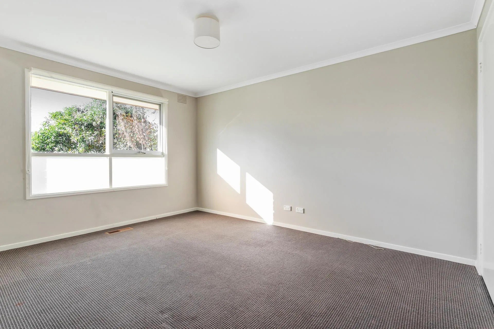 1/19 Deschamps Street, Lilydale image 5