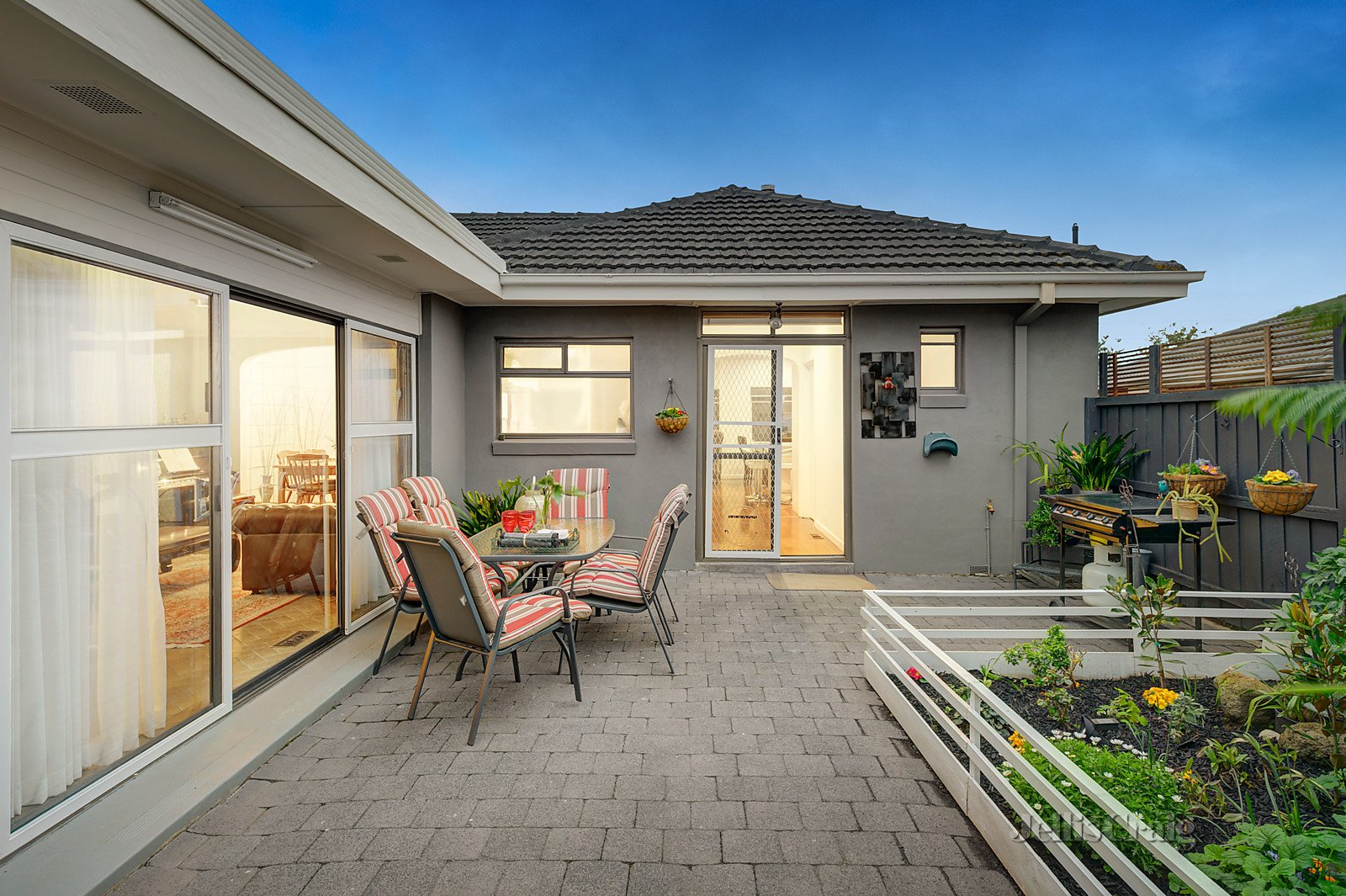 1/19 Devon Drive, Doncaster East image 8