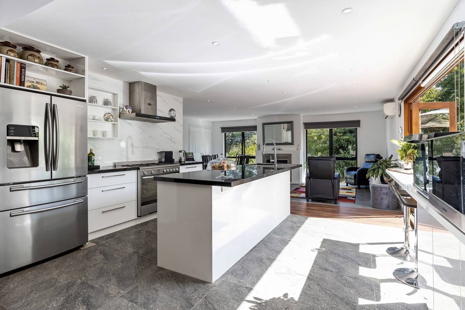 Property Gallery Thumbnail 3