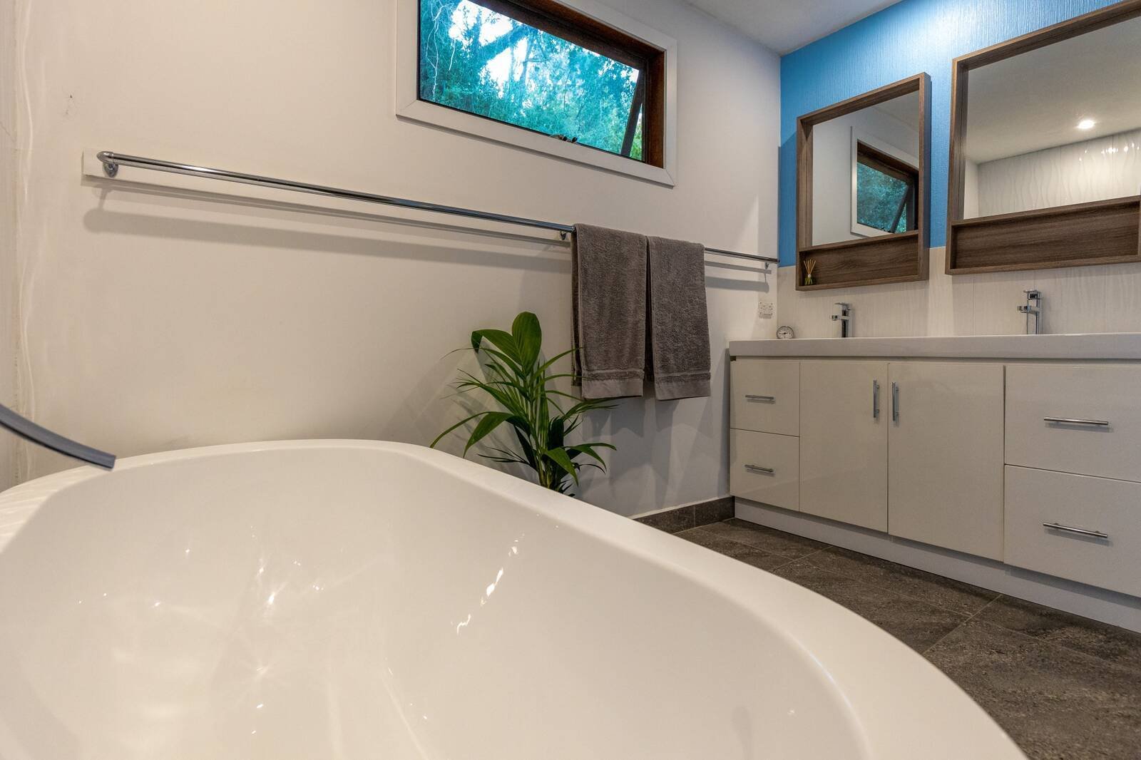 Property Gallery Thumbnail 11