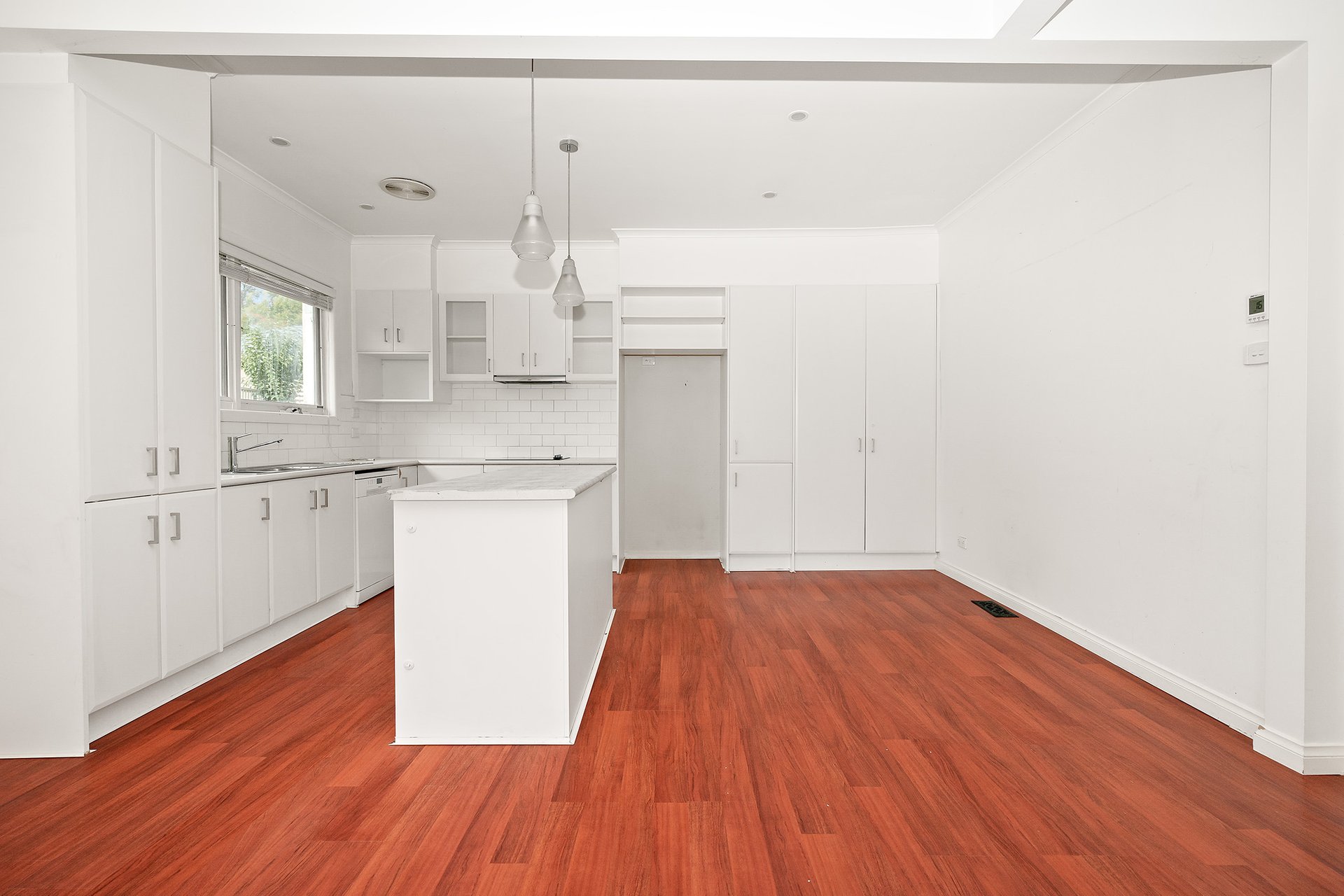 Property Gallery Thumbnail 3