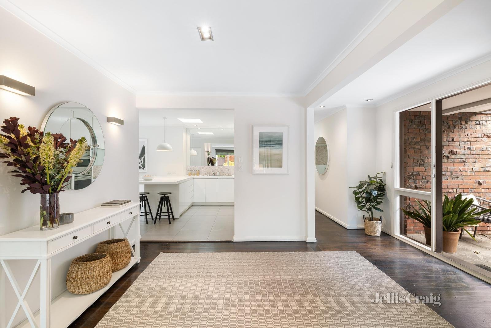 1/19 Glen Street, Hawthorn image 2