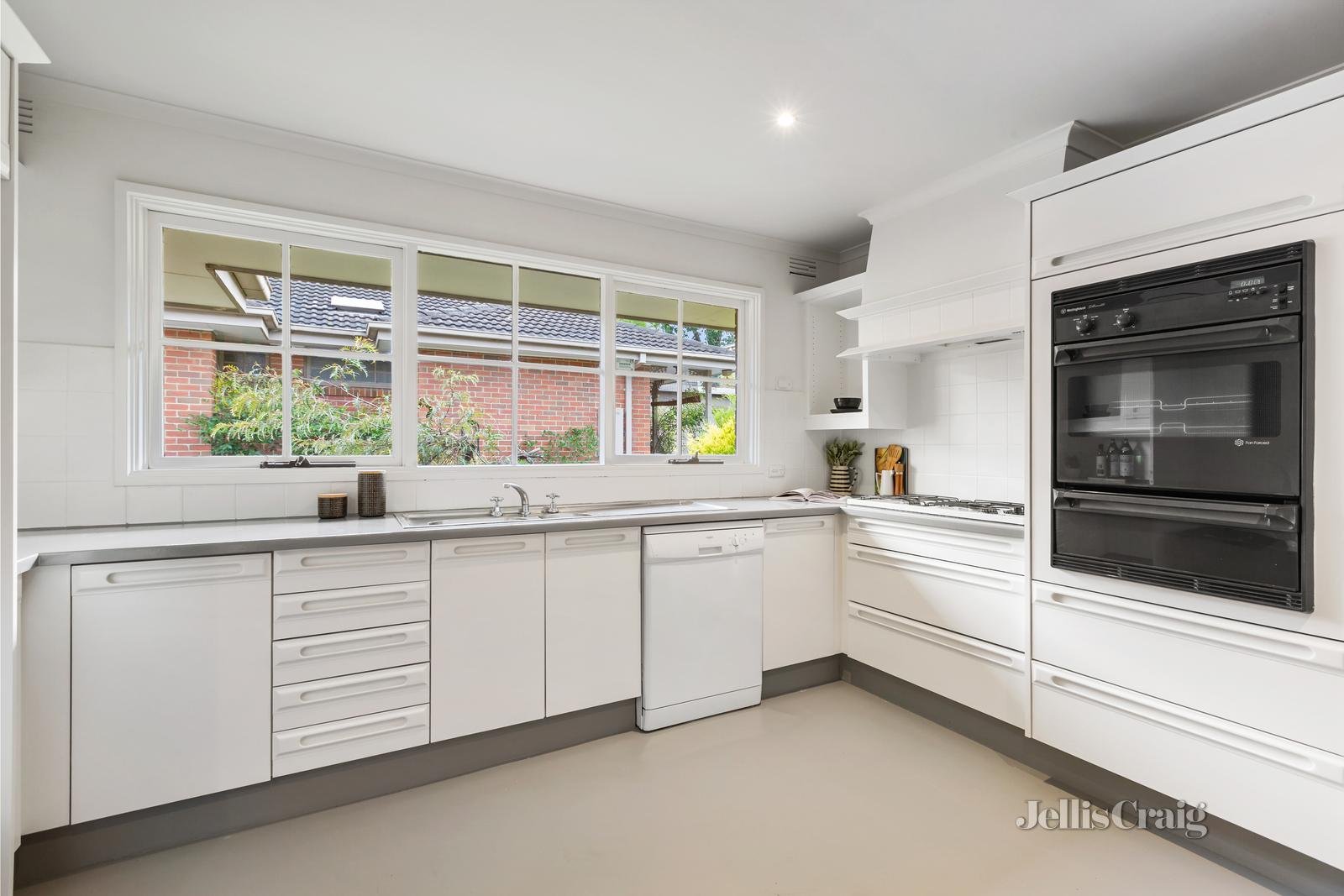 1/19 Grosvenor Parade, Balwyn image 5
