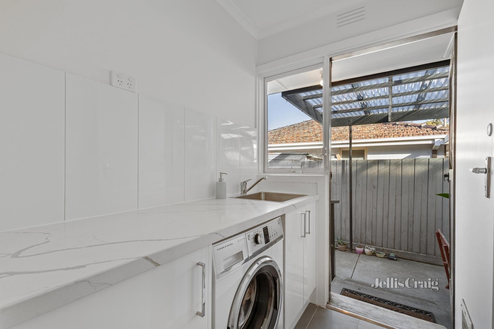 1/19 Janice Road, Glen Waverley image 9