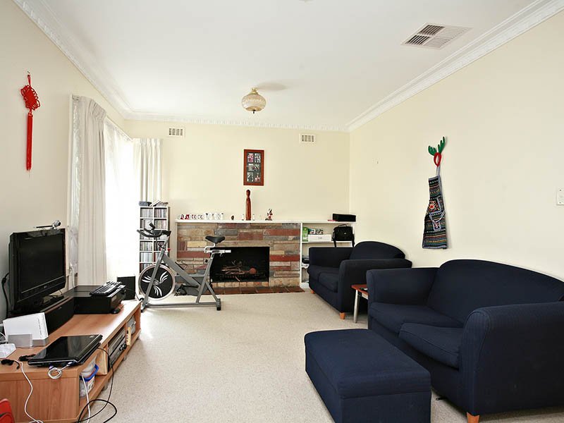 1/19 Kitchener Road, Croydon image 2