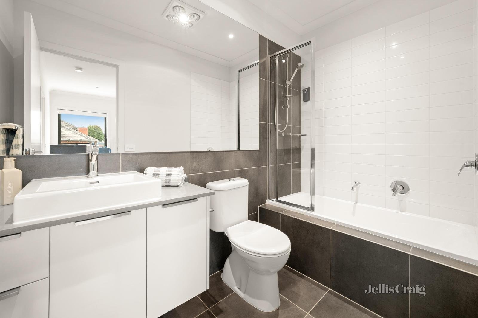 1/19 Laburnum Street, Parkdale image 9