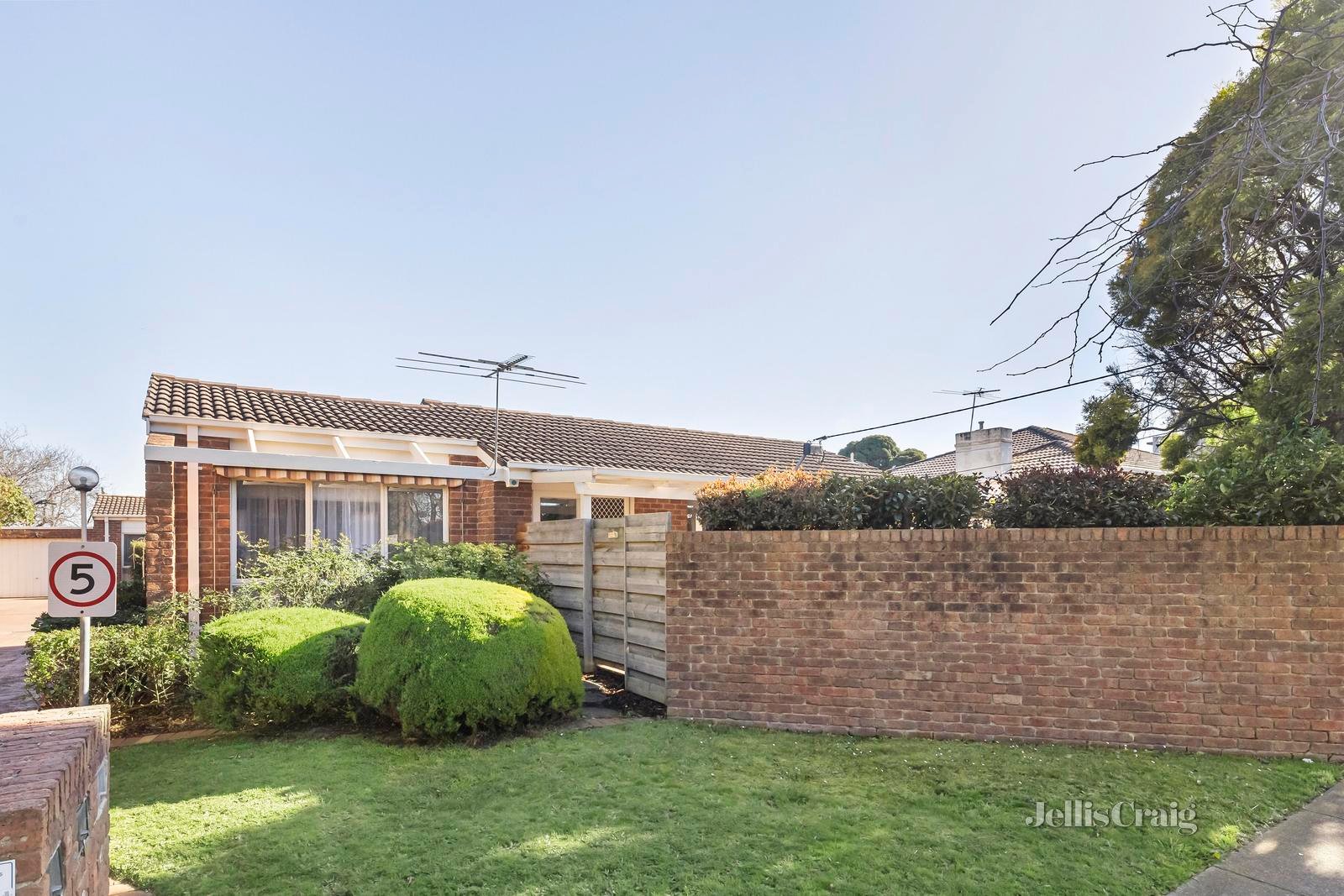 1/19 Mitchell Street, Doncaster East image 7