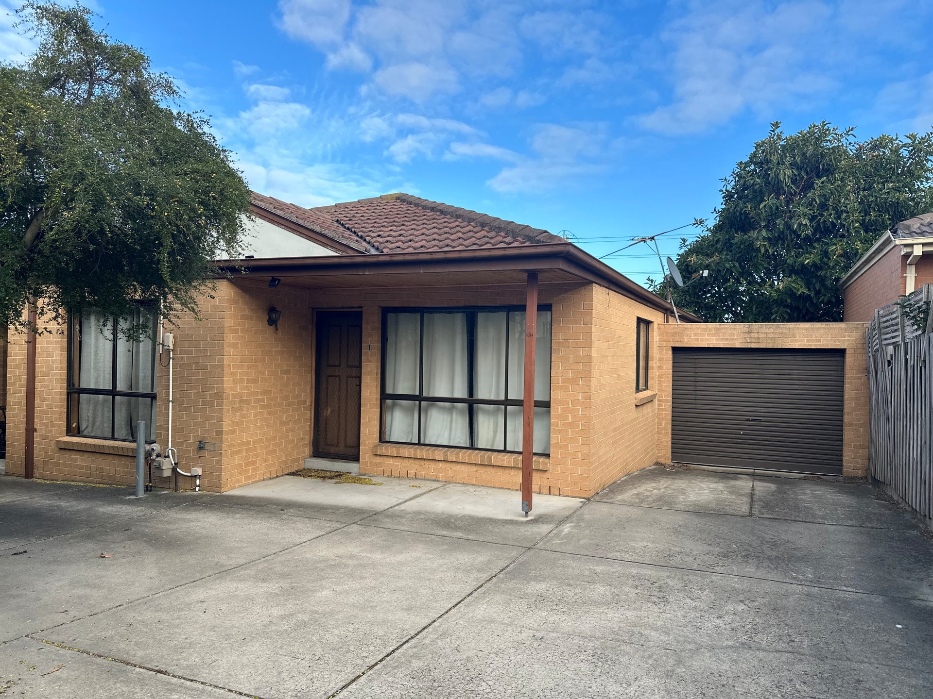 1/19 Riviera Street, Mentone image 1