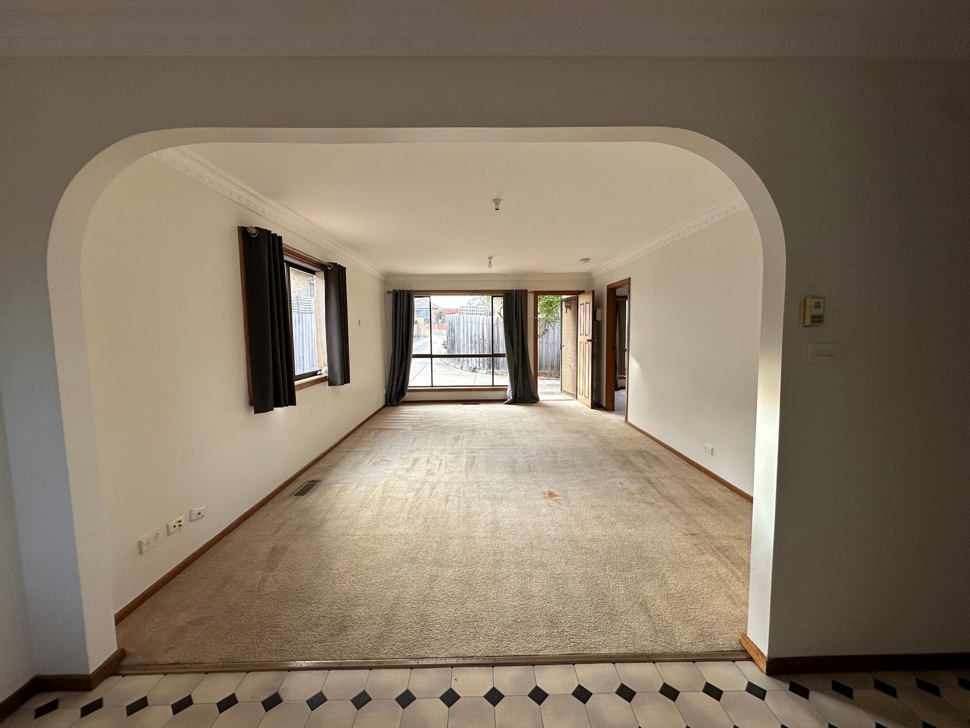 1/19 Riviera Street, Mentone image 2