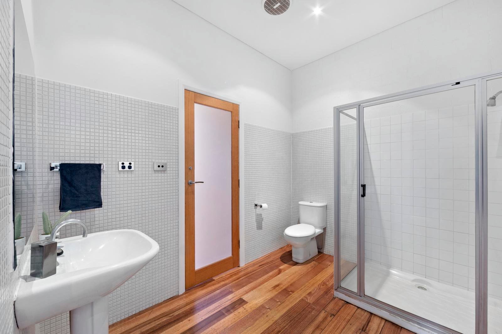 Property Gallery Thumbnail 9