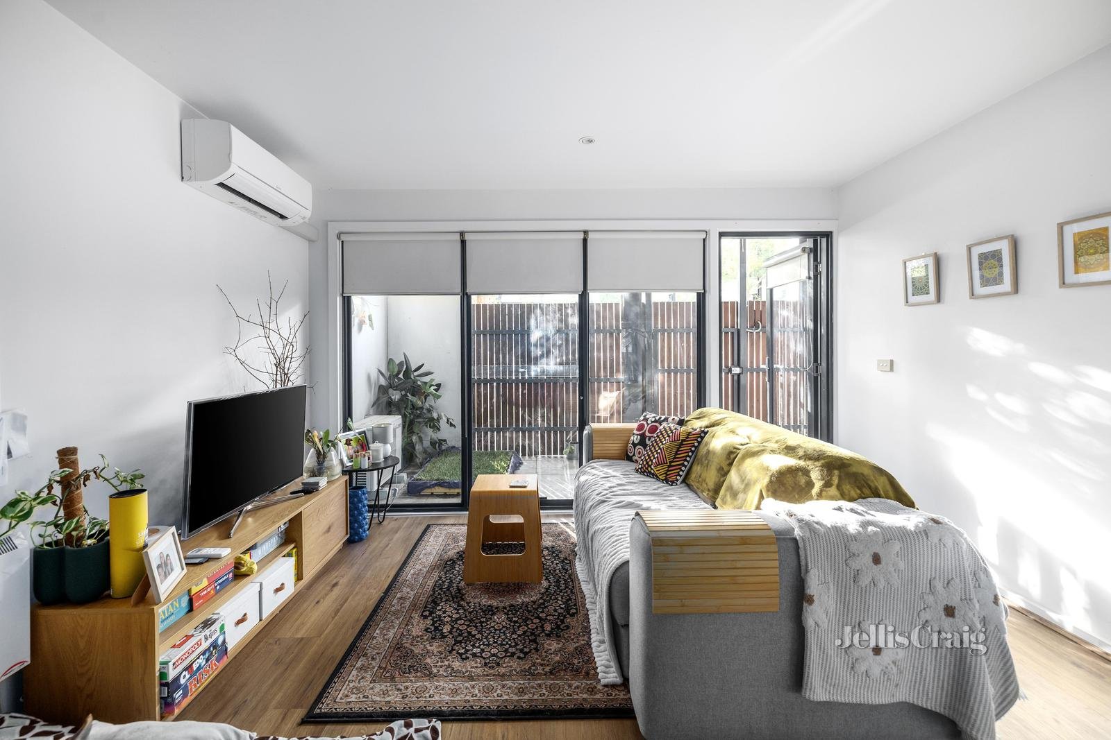 1/19 Selwyn Street, Elsternwick image 1