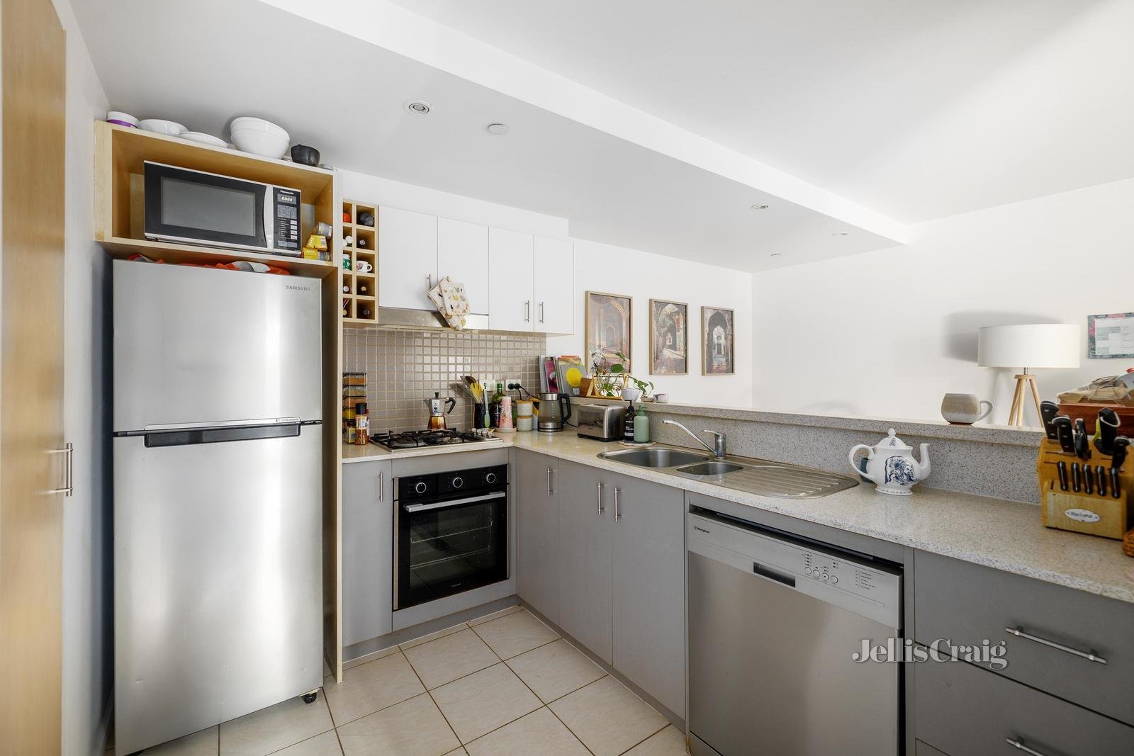 1/19 Selwyn Street, Elsternwick image 2
