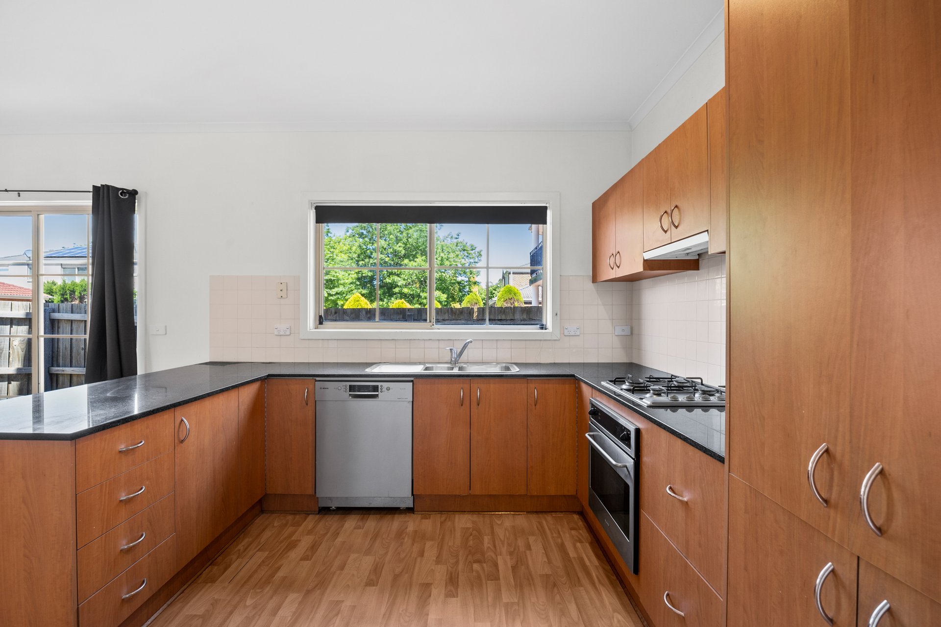 1/19 Sovereign Place, Wantirna South image 4