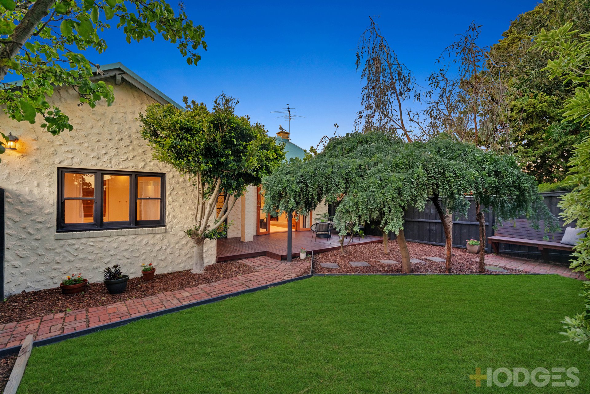 1 / 19 Sunray Avenue Cheltenham