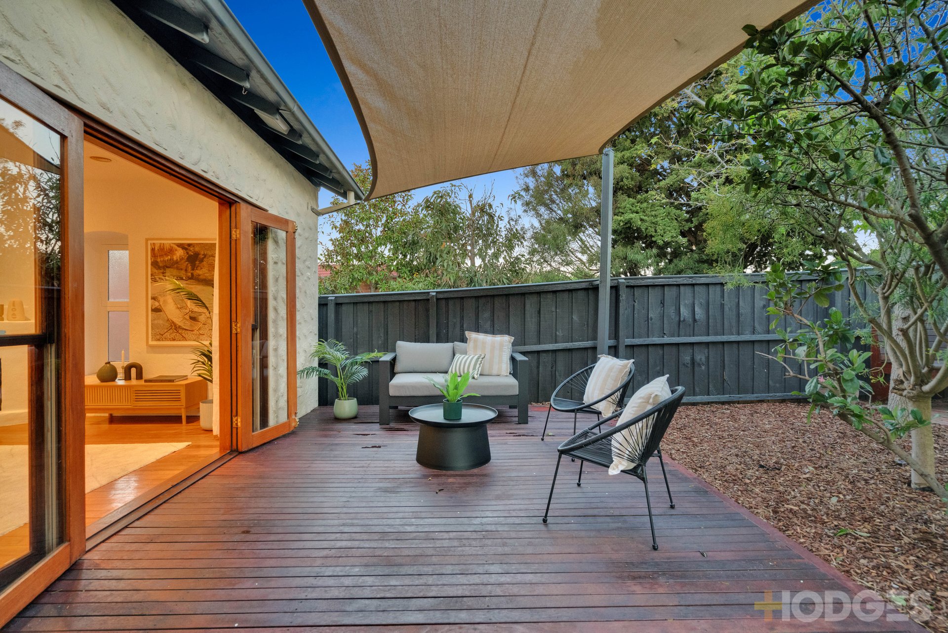 1 / 19 Sunray Avenue Cheltenham