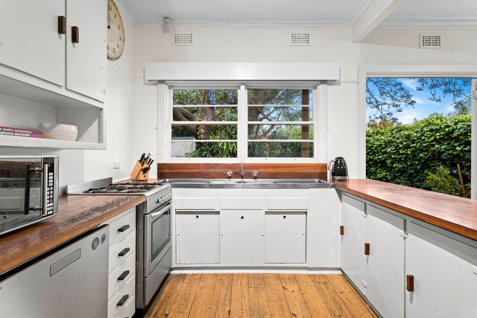 Property Gallery Thumbnail 5
