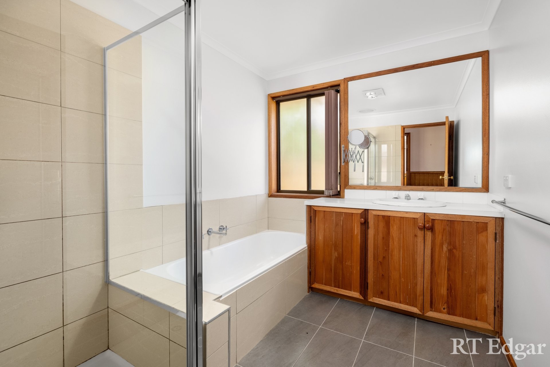 Property Gallery Thumbnail 3