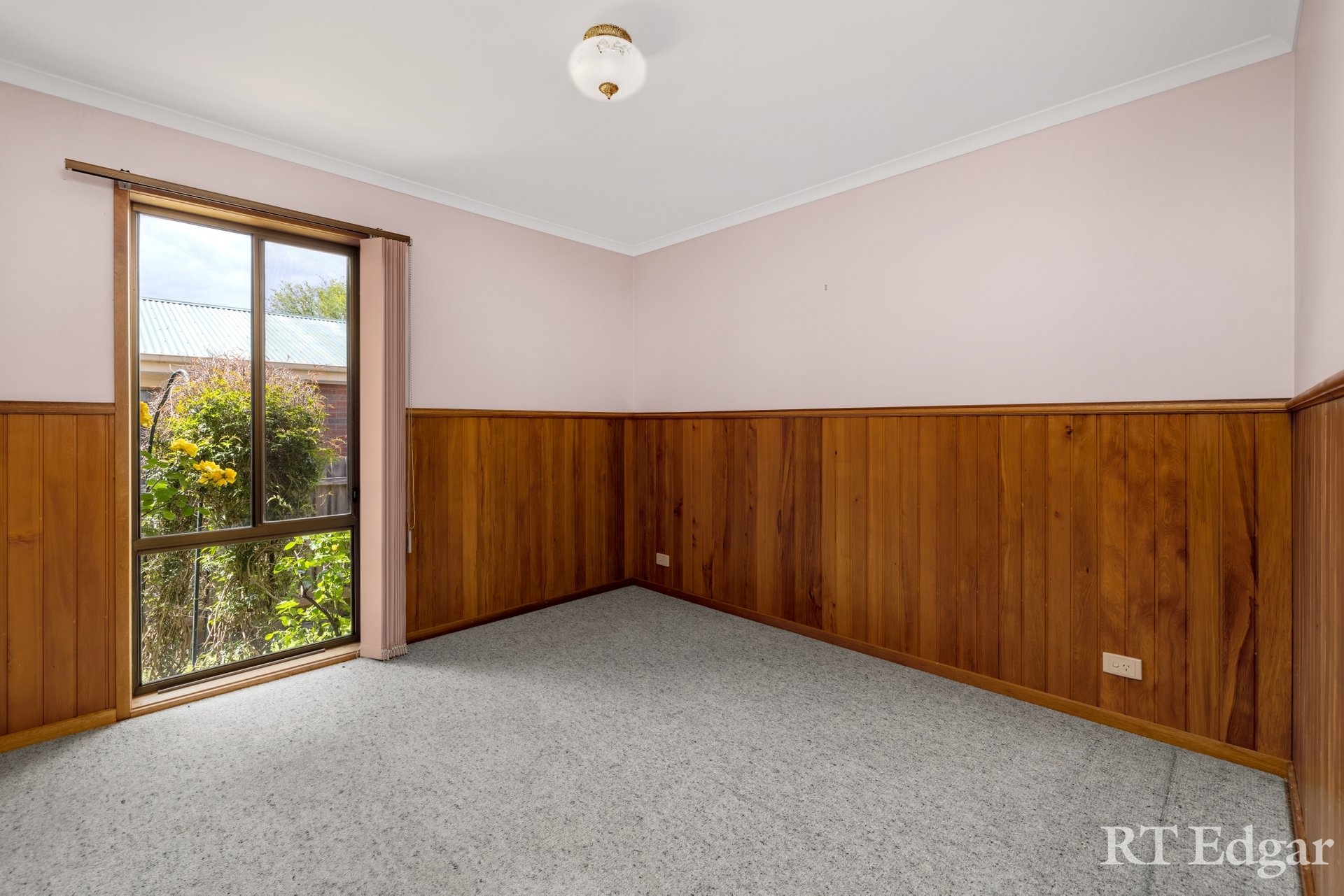 Property Gallery Thumbnail 8