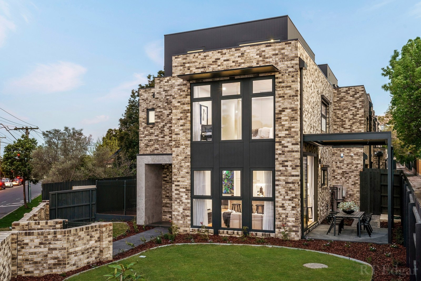 Property Gallery - Main Image