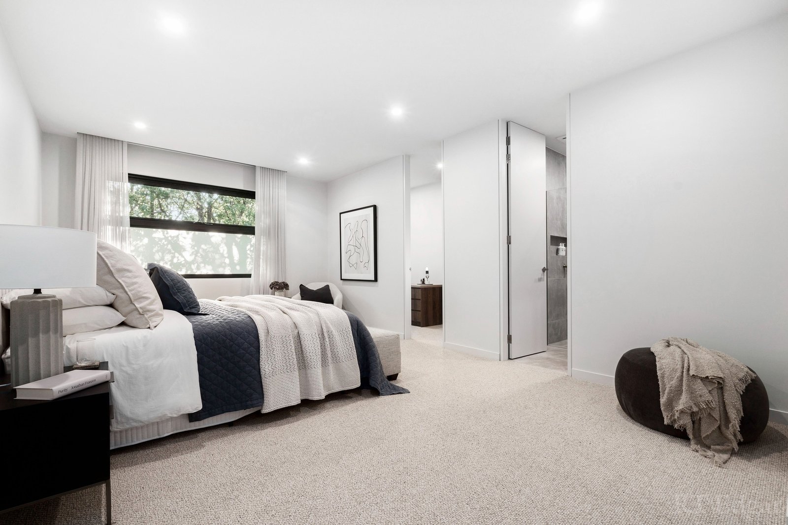 Property Gallery Thumbnail 6