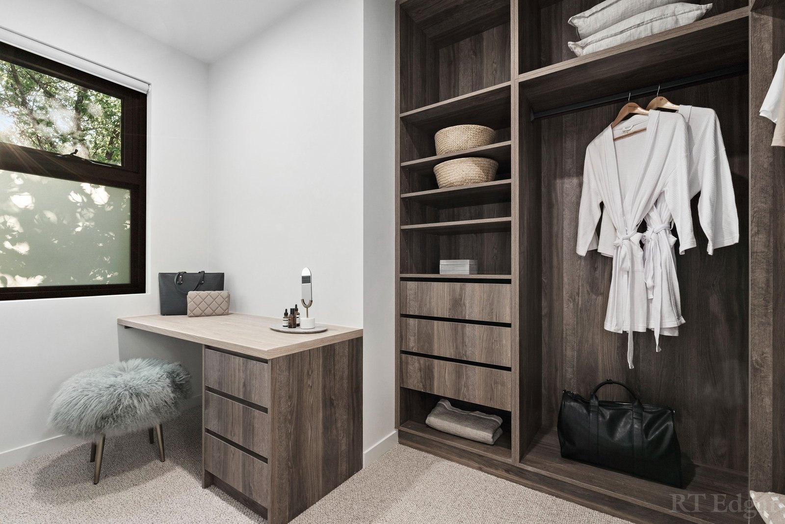 Property Gallery Thumbnail 8