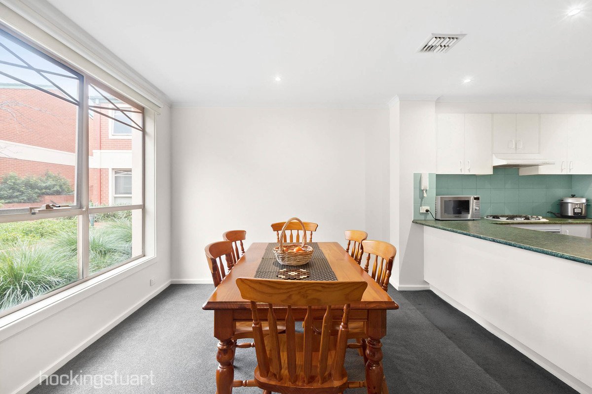 11/910 Canterbury Road, Box Hill South image 4