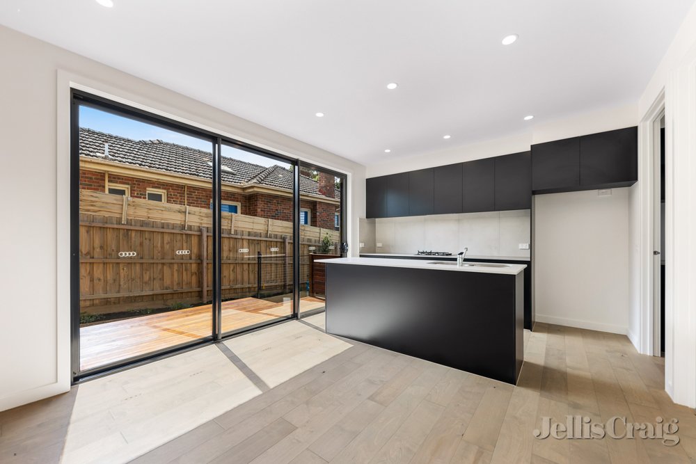 1/198 Hawdon Street, Heidelberg image 3