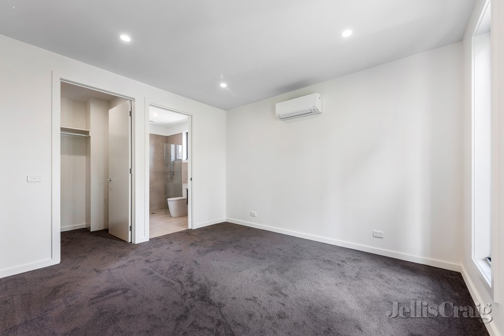 1/198 Hawdon Street, Heidelberg image 5