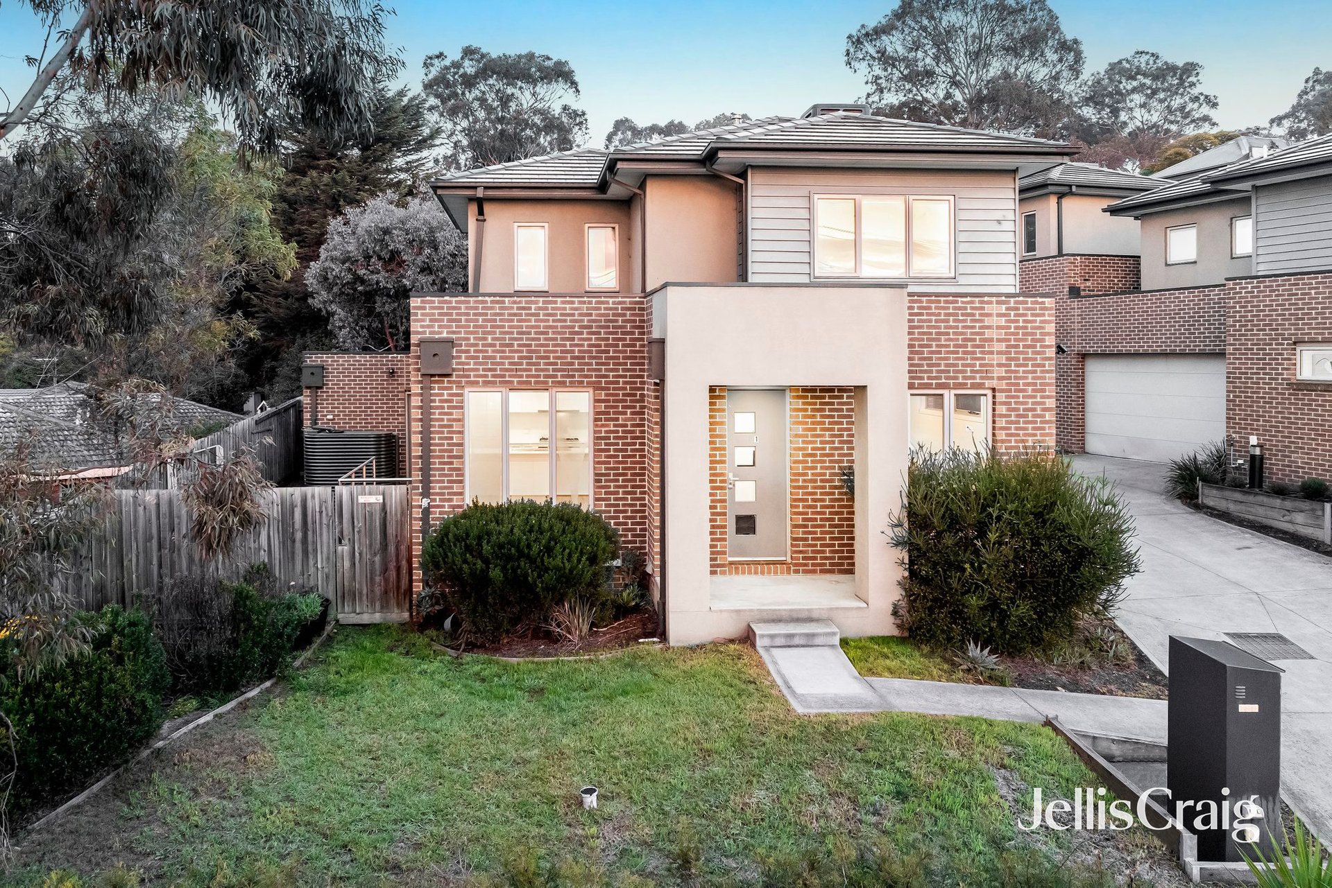 1/198 Sherbourne Road, Eltham image 1