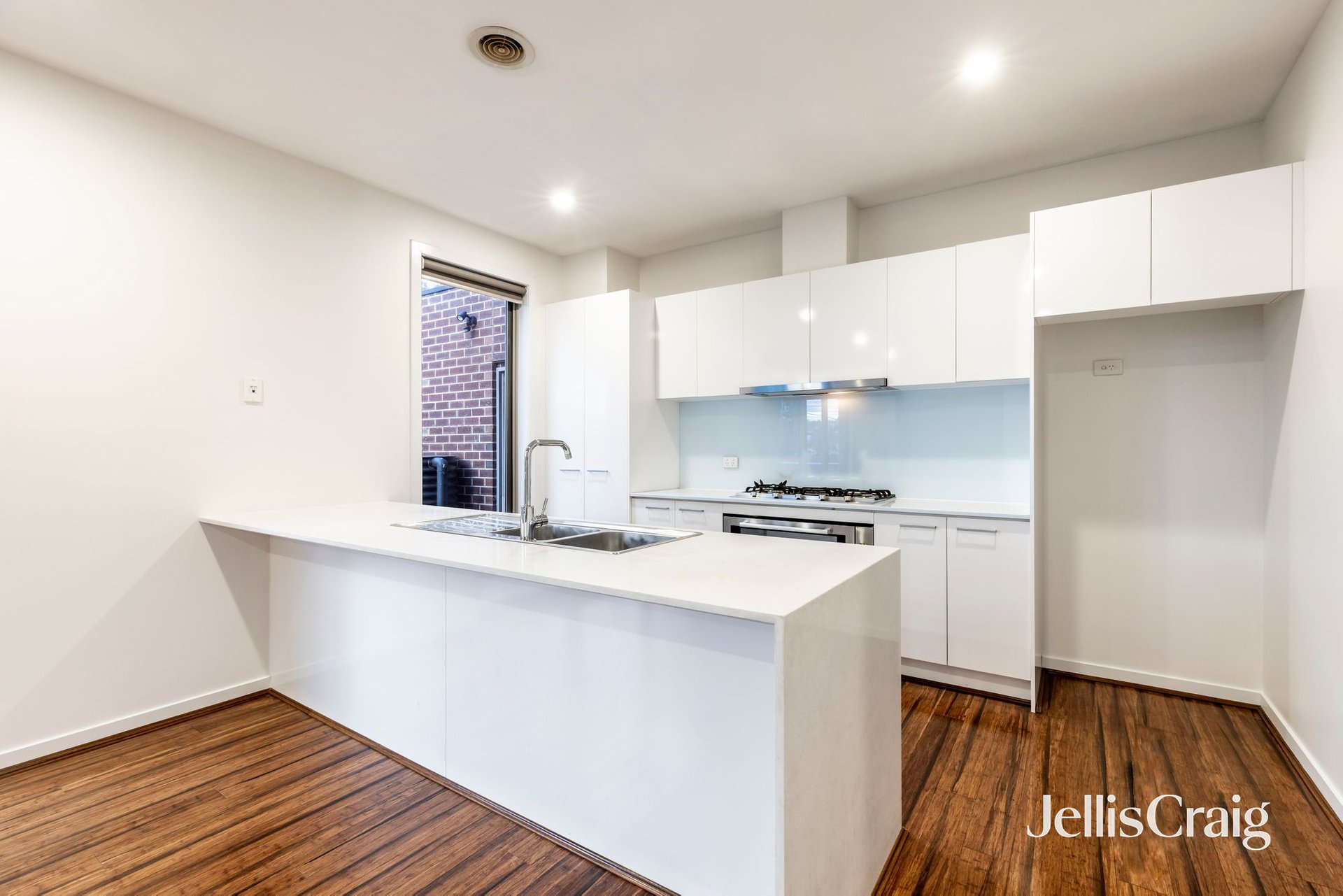 1/198 Sherbourne Road, Eltham image 2