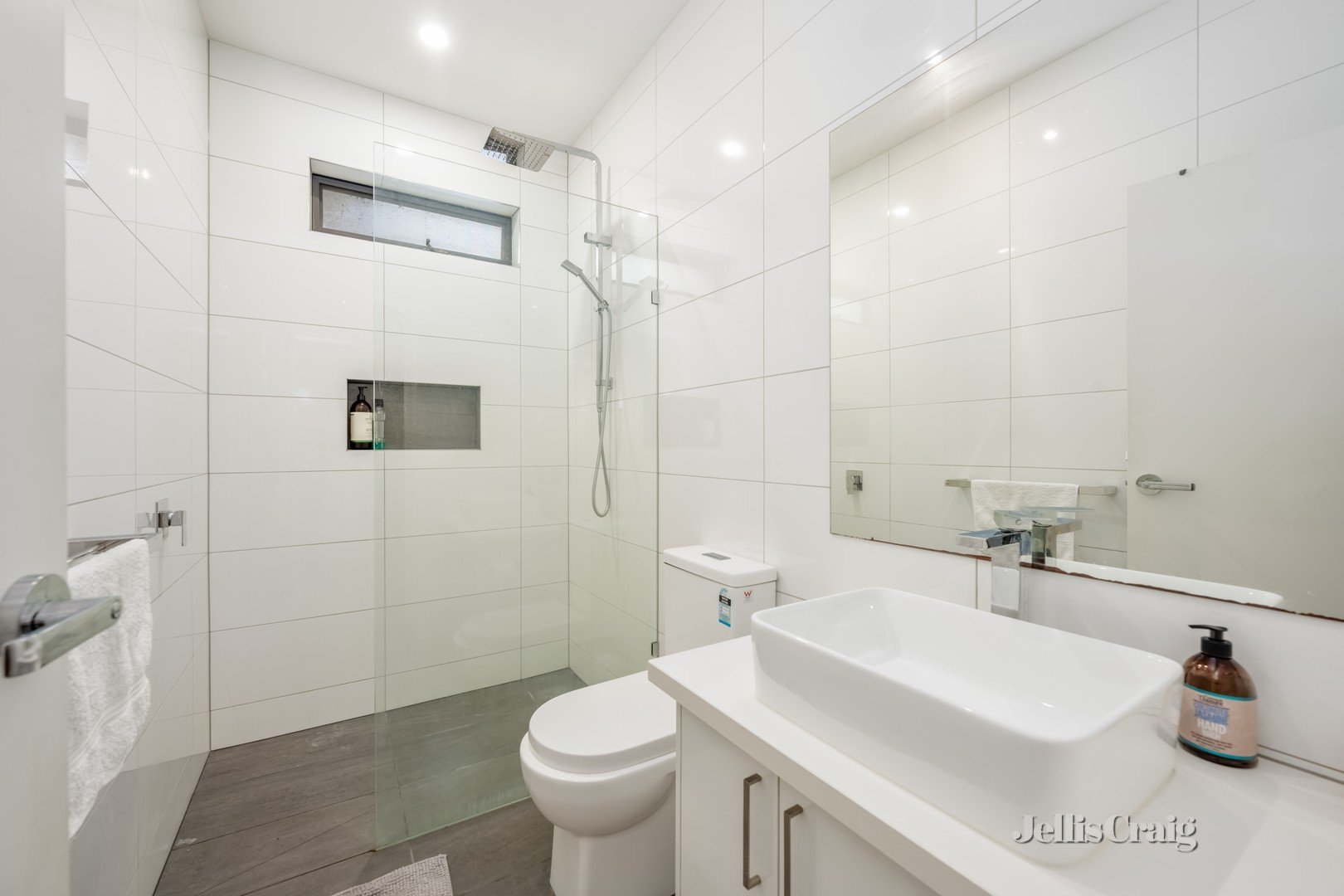 1/1a Balmoral Avenue, Brunswick East image 4