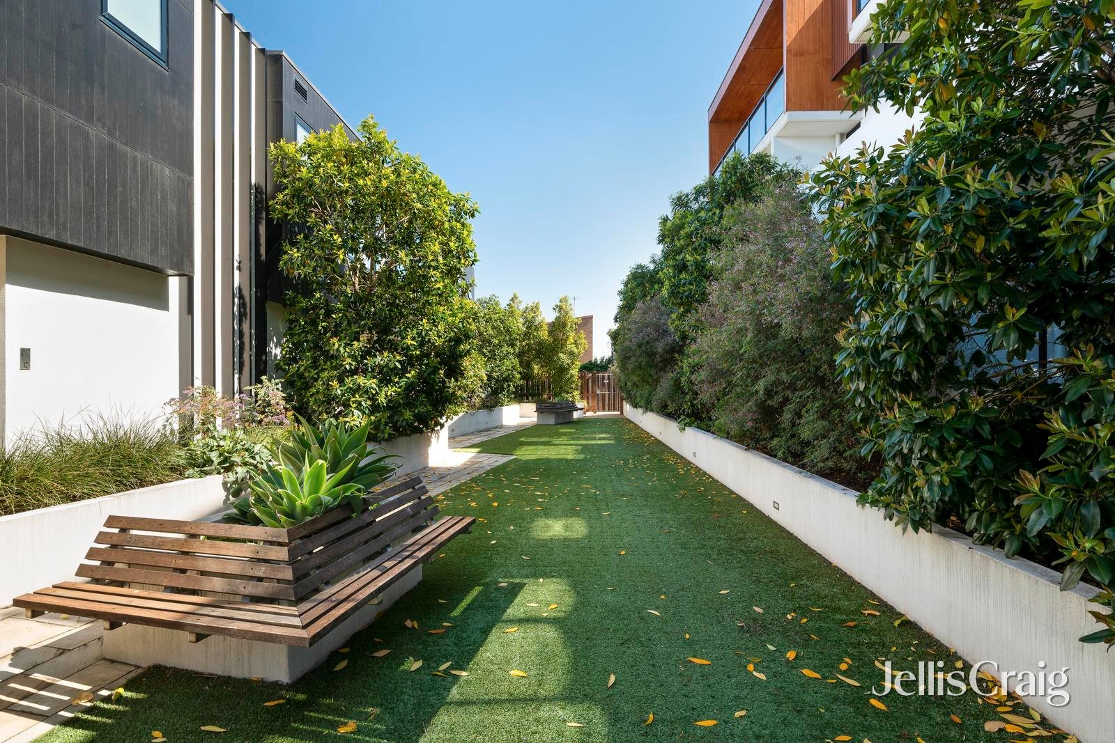 1/1a Campbell Grove, Northcote image 11