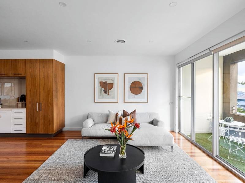 1/1A Churchill Grove, Hawthorn image 6