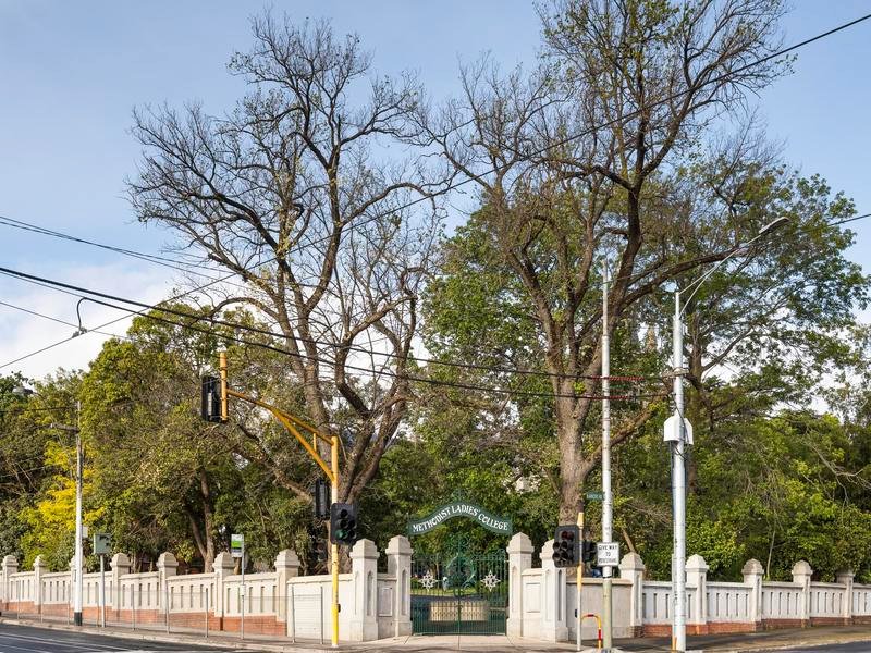 1/1A Churchill Grove, Hawthorn image 18