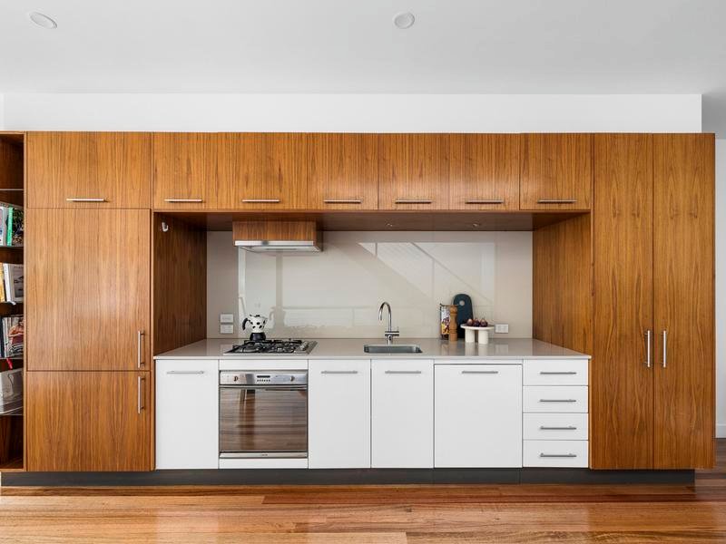 1/1A Churchill Grove, Hawthorn image 8