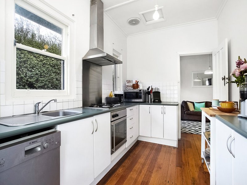 11A Foam Street, Elwood image 2