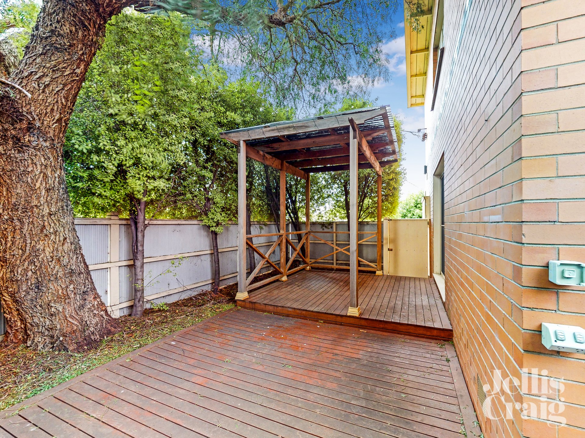 1/1a Gilbertson Street, Essendon image 9