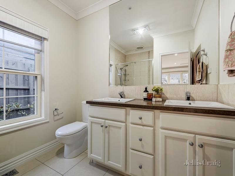 11A Janson Court, Croydon North image 6