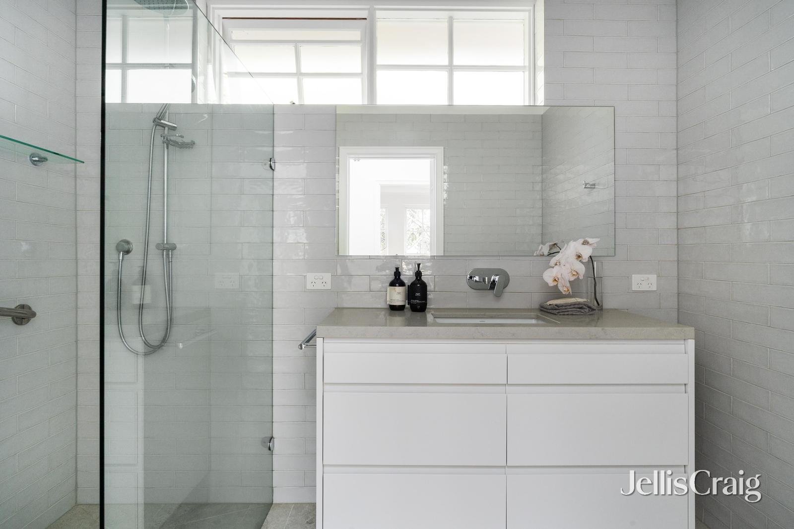 1/1a Kooyongkoot Road, Hawthorn image 8