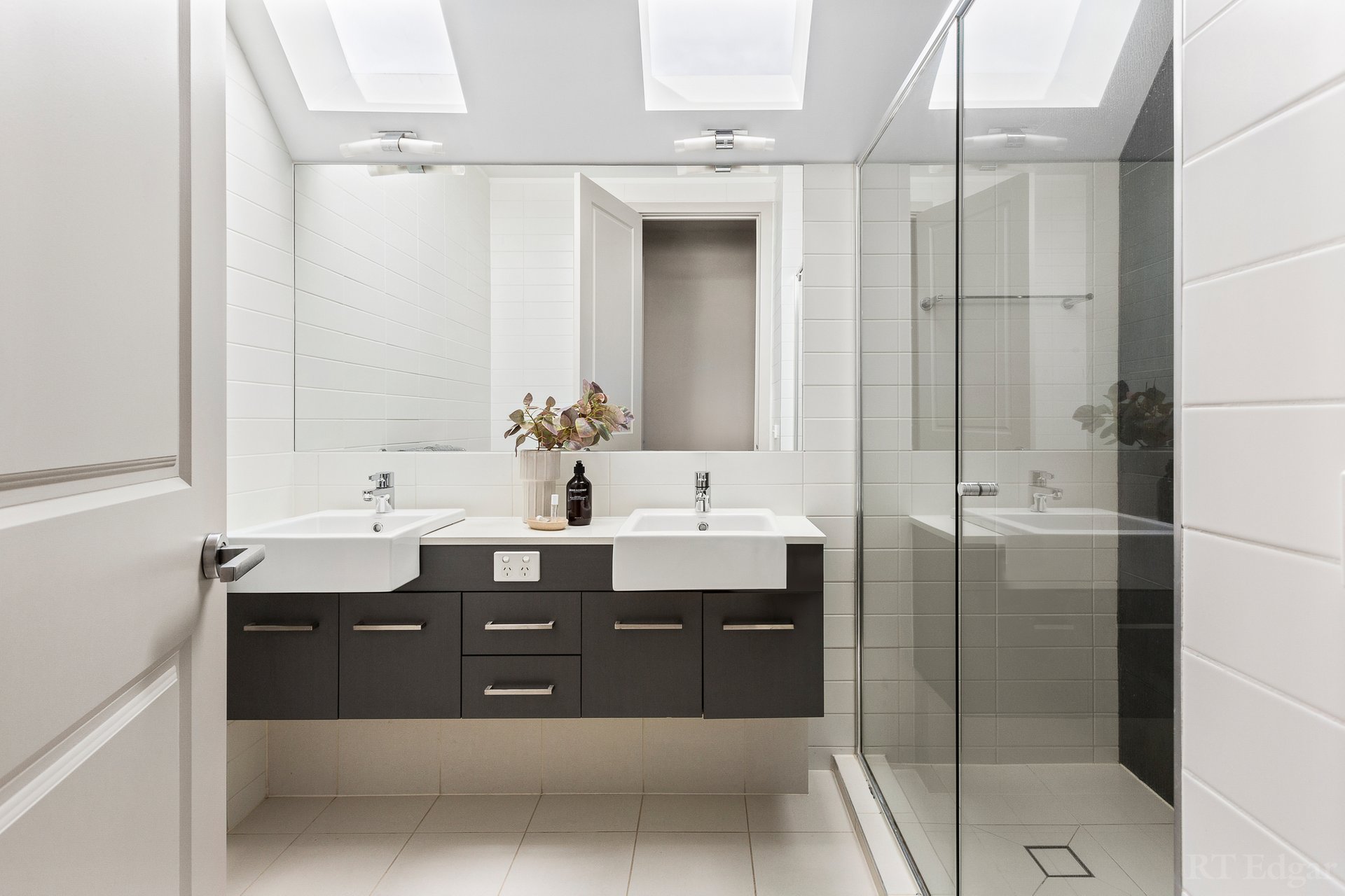 Property Gallery Thumbnail 8