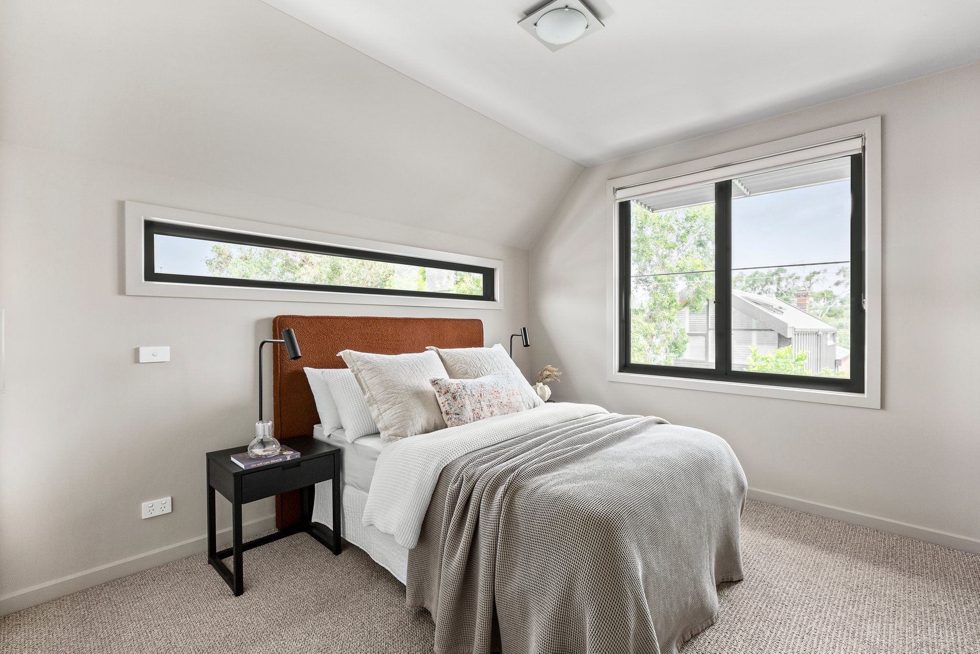 Property Gallery Thumbnail 9