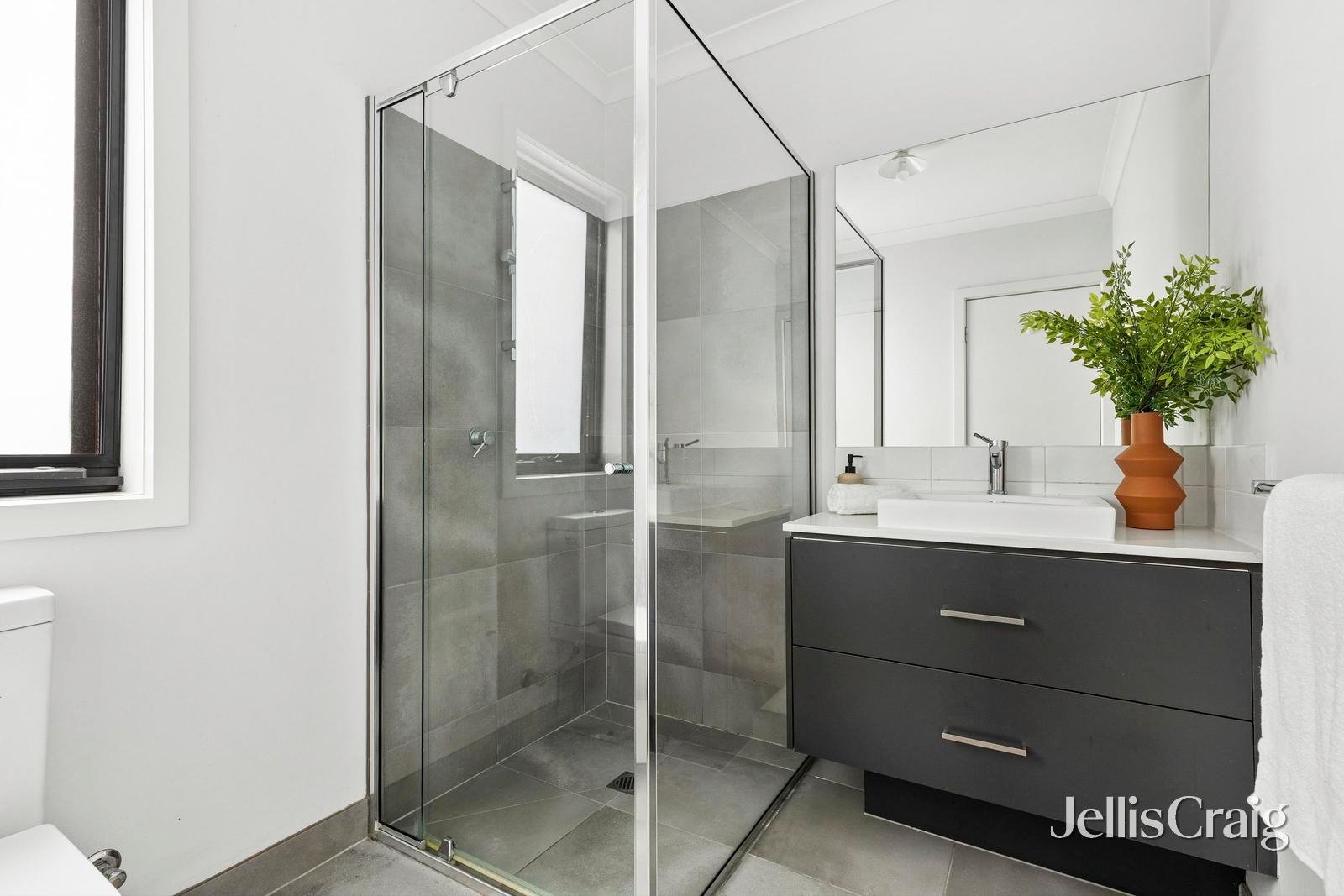 11A Lomond Terrace, East&nbsp;Geelong image 11