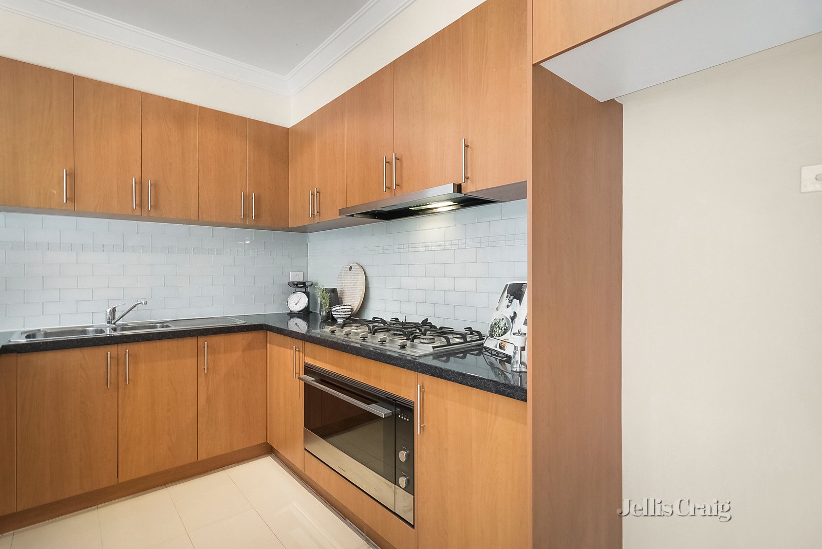 1/1A Manna Gum Court, Coburg image 5