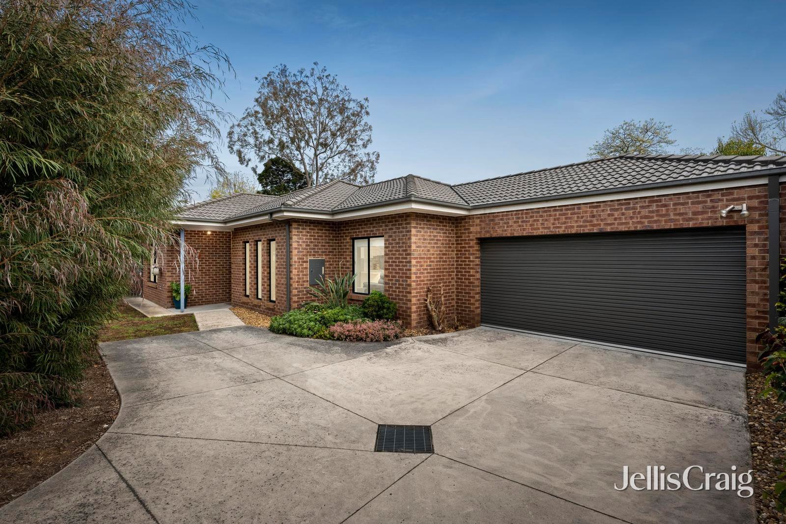 11a Mimosa Avenue, Kilsyth image 1