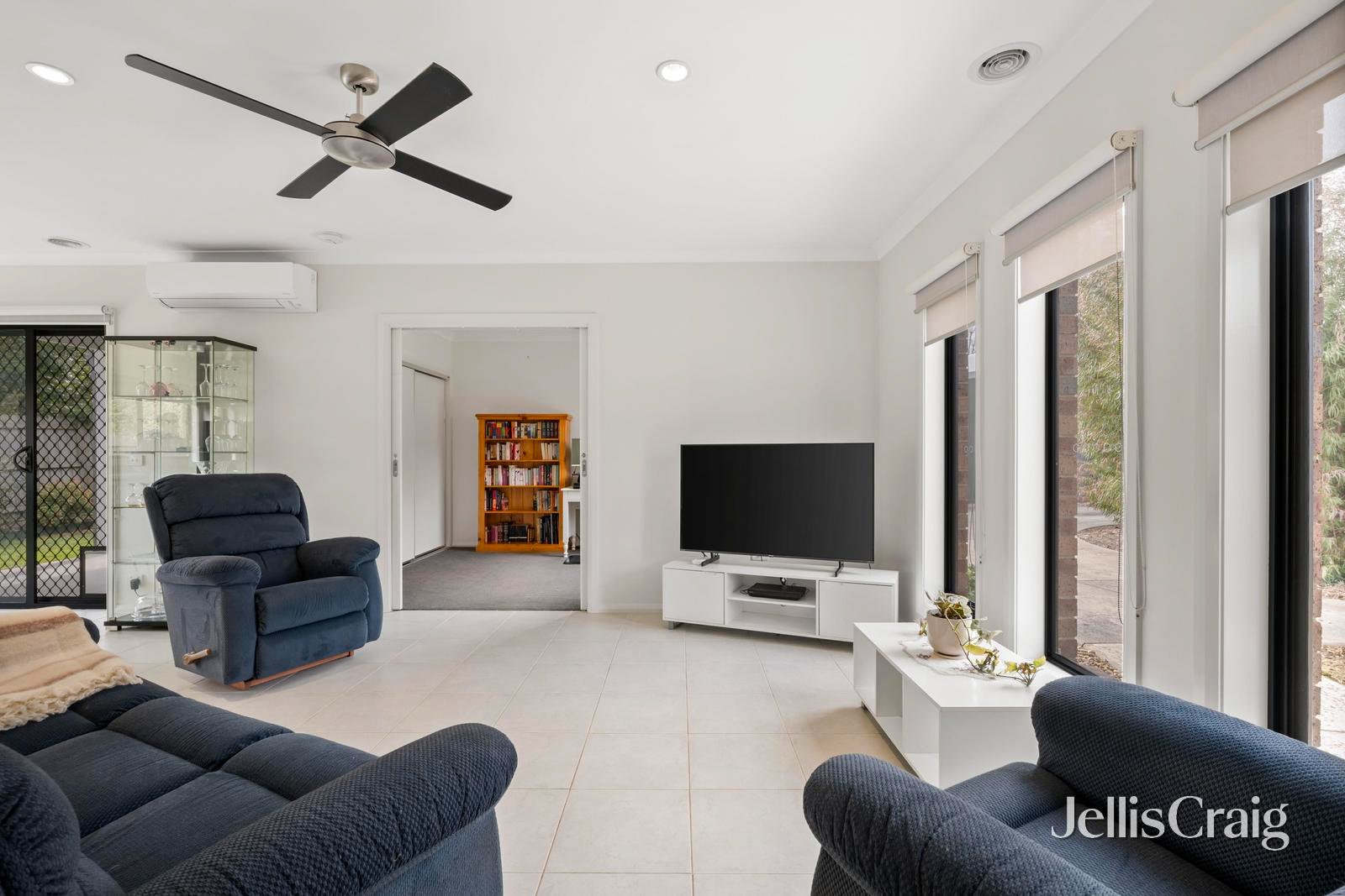 11a Mimosa Avenue, Kilsyth image 3