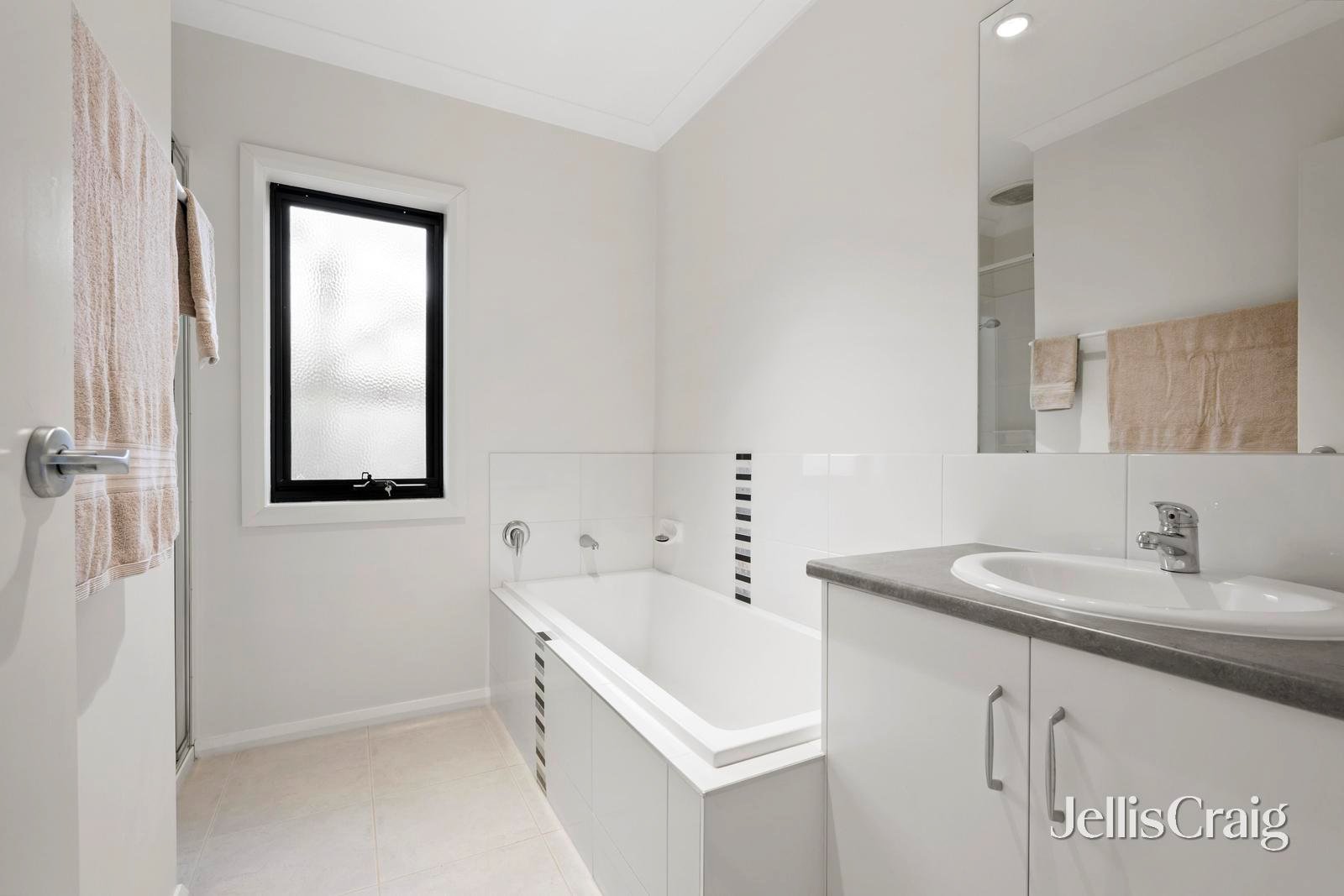 11a Mimosa Avenue, Kilsyth image 9