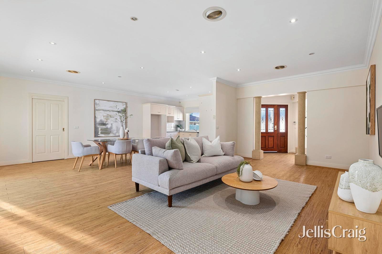 11A Railway Crescent, Croydon image 2