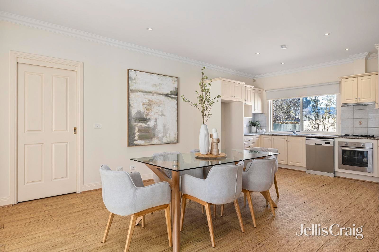 11A Railway Crescent, Croydon image 3