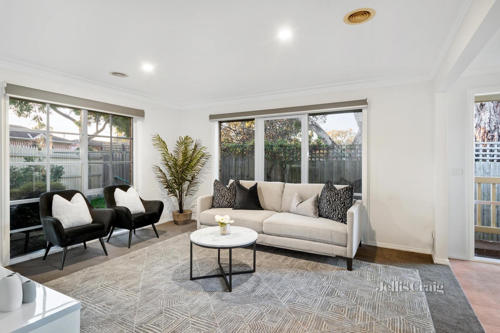 1/1A Service Road, Blackburn image 3