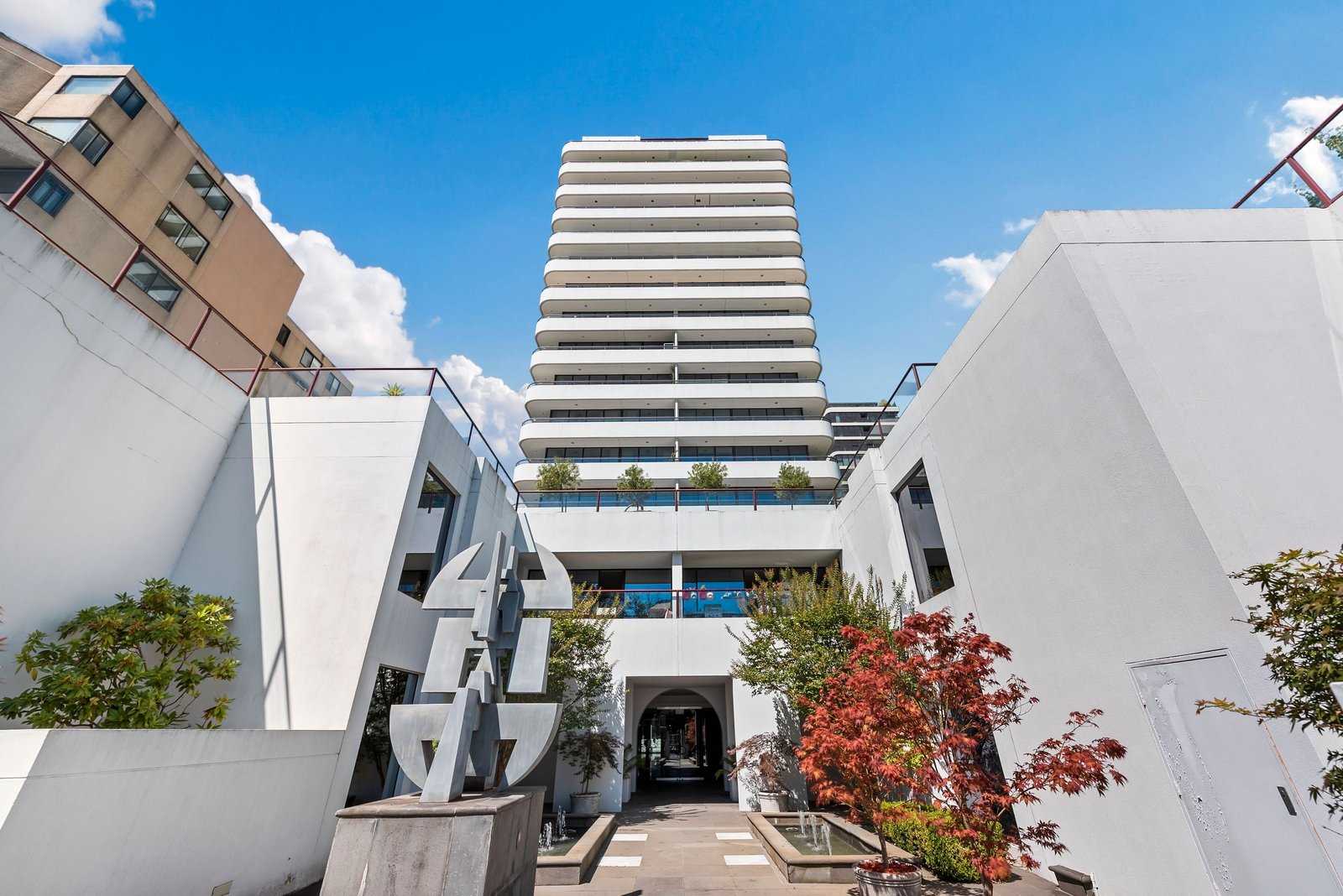 11A/29 Queens Road, Melbourne image 2